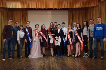 Среди школьников прошел конкурс Мисс и мистер школы  фото