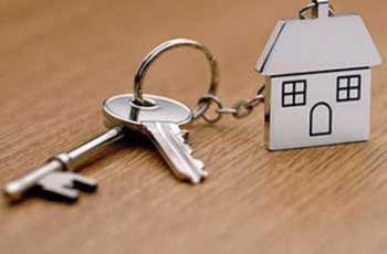 В Мелитополе власть подарила квартиры прокурору, вдове сантехника и двум сиротам фото