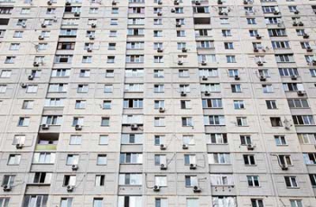 Под Запорожьем 17-летняя девушка выпрыгнула из окна из-за ссоры с возлюбленным фото