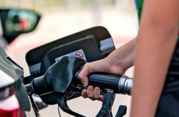 Почему в Украине подскочили цены на бензин и чего ждать фото