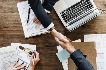 Безработным жителям Запорожья и области предлагают более двух тысяч вакансий фото