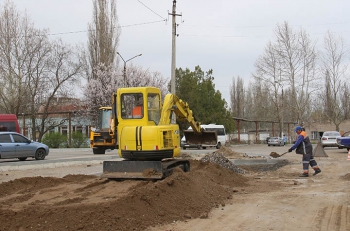В сердце центра Мелитопольского госпитального округа укладывают асфальт фото