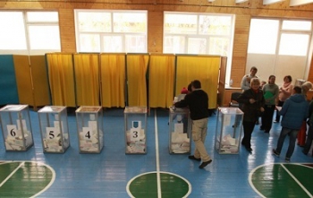 Ко второму туру выборов место голосования сменили больше украинцев фото
