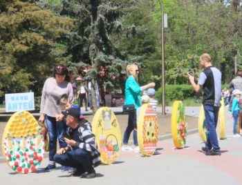 Интеркультурную Пасху в Мелитополе отмечают и стар, и млад (ФОТО. ВИДЕО) фото