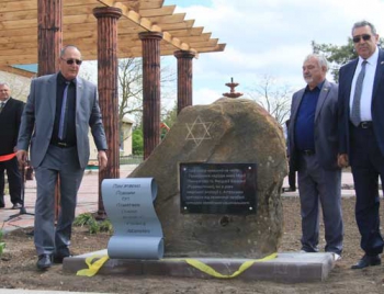 В Астраханке открыли сквер памяти праведниц народов мира (ФОТО, ВИДЕО) фото