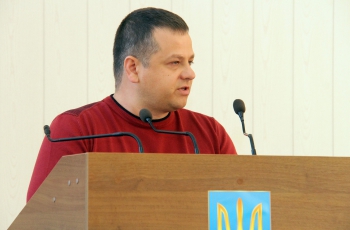 Начальник управления городским имуществом ездит на общественном транспорте? фото