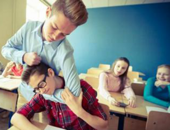 Авиагородок обсуждает драку в начальной школе - ребенок вернулся домой в синяках фото