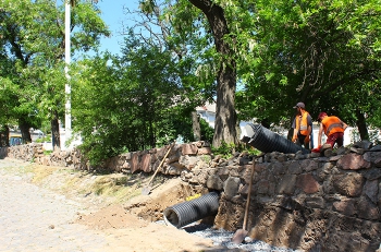 В Мелитополе готовят путь для дождевой воды  фото