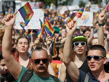 В Киеве хотят запретить гей-парад фото