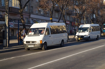 В Запорожье водитель маршрутки избил пассажира, после просьбы выключить радио фото