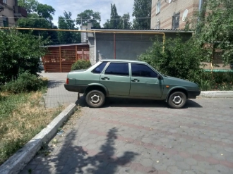 В Мелитополе автоледи заблокировала проход для пешеходов фото