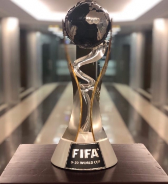 Мелитопольцы могут сфотографироваться с Кубком Мира по футболу - надо поспешить фото