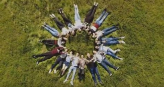 Мелитопольские выпускники сделали крутой клип фото