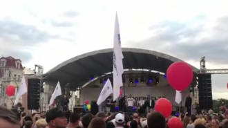 Порошенко на митинге обозвал блогера Шария фото