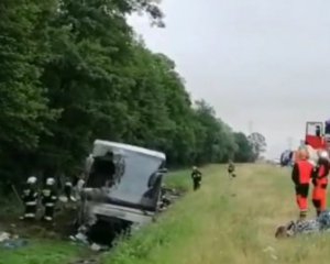 В Польше перевернулся автобус  с украинцами: много пострадавших  фото