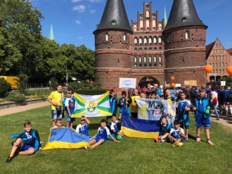 Мелитопольские гандболисты привезли победы из Германии и Швеции фото