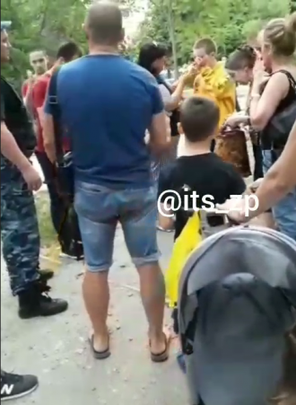 В одном из супермаркетов Запорожья избили посетителя фото