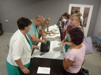 В Мелитополе окружком начал прием бюллетеней фото