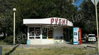 Взяли пиво и сигареты: в Запорожской области ограбили киоск фото