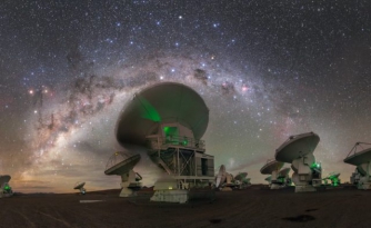 Ученые обнаружили внутри Млечного Пути структуру в виде песочных часов  фото