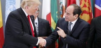 Трамп назвал президента Египта любимым диктатором фото