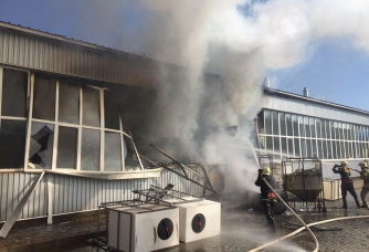 В Сумах произошел взрыв с дальнейшим пожаром на заводе: 10 пострадавших (ФОТО, ВИДЕО) фото