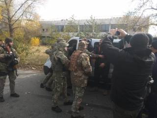 Стрельба у Золотого: полиция задержала двух националистов на блок-посту фото