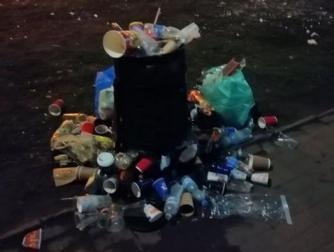 Горы мусора и разбитая инсталляция: итоги Дня города в Запорожье фото