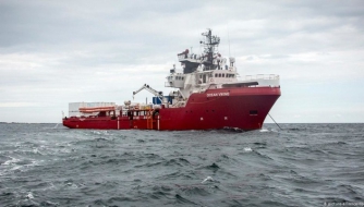 Из Средиземного моря «выловили» 74 мигрантов, которые пытались пересечь его на лодке фото