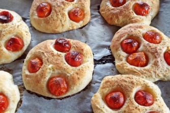 Рецепт дня: картофельные лепешки с помидорами фото