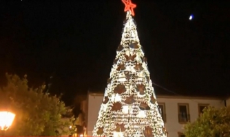 Новогодние огни уже зажглись в одном из городов Испании  фото