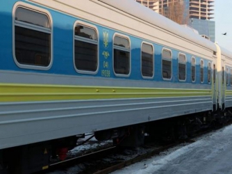 В Новый год и Рождество украинцев повезут еще семь дополнительных поездов фото