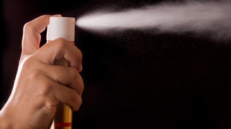 В Житомире школьник распылил газ на перемене: 13 учеников доставили в больницу фото