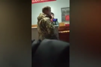 Забрали прямо с почты: опубликовано новое видео «ловли» призывников в Украине фото