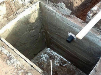 Избавилась мать? Под Полтавой нашли страшную находку в сливной яме фото