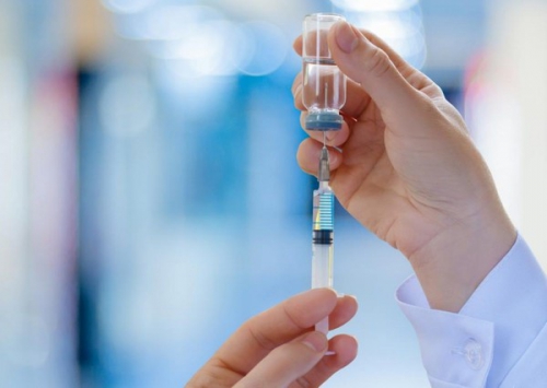 В США начали тестировать вакцину от коронавируса на людях фото