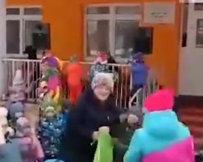 В России дети на празднике в саду зажигали под песню про водку, пиво и вино фото