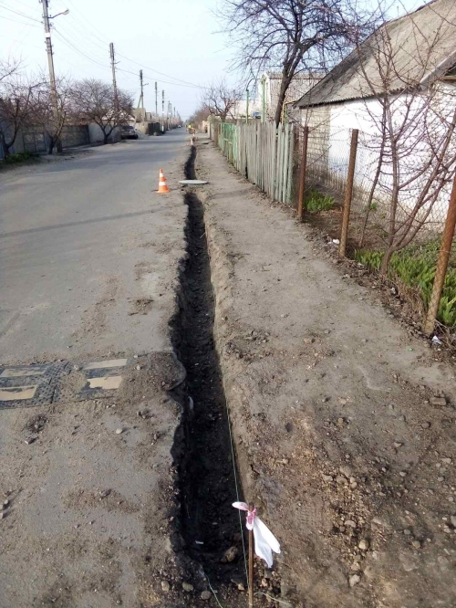 На Новом Мелитополе ремонтируют проблемный тротуар фото