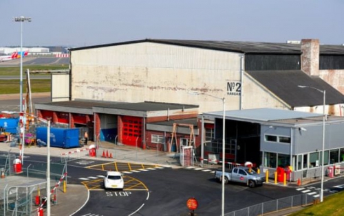 В аэропорту Бирмингема создадут временный морг на 12 тысяч человек фото