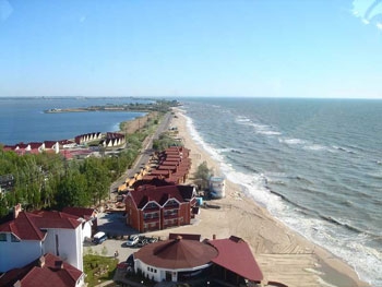  Сколько туристов ожидают морские курорты Украины в летний сезон? фото
