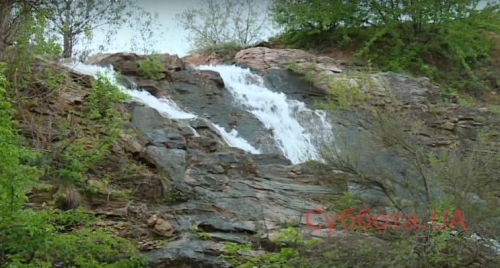 После 10-летнего перерыва “ожил” водопад в Запорожской области  фото