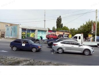 В Мелитополе дорогу не поделили ВАЗ и «Шкода» фото