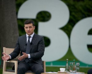 Первый год работы президента Зеленского оценили на тройку фото