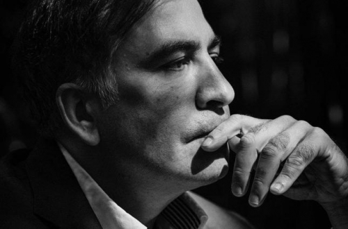 Саакашвили обвинил депутатов в попытке легализовать коррупцию в игорном бизнесе фото