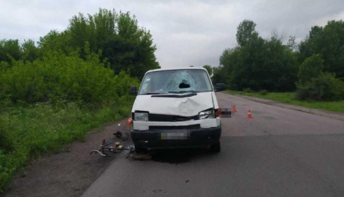 В Одесской области микроавтобус сбил велосипедиста: подросток погиб на месте  фото