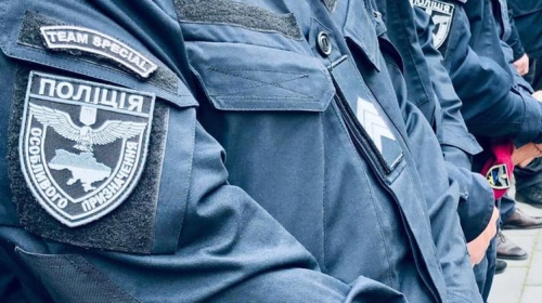 Вы два петуха!. Полицейские из Ивано-Франковска били и издевались над подростками фото