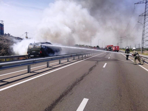 На одном из Запорожских шоссе горел КАМАЗ фото