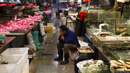 В районе рынка в Пекине ввели режим военного времени из-за вспышки коронавируса фото
