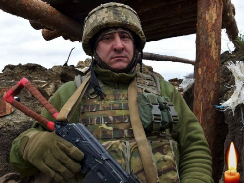 До последнего вздоха защищал Украину: названо имя погибшего на Донбассе бойца ВСУ фото