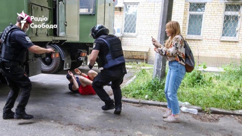 Дело Стерненко: под судом силовики избили активистов, есть задержанные фото